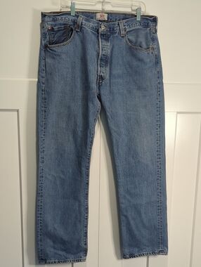 Levi's 501 Straight Leg, Button Fly Jeans Men's Size 38/32